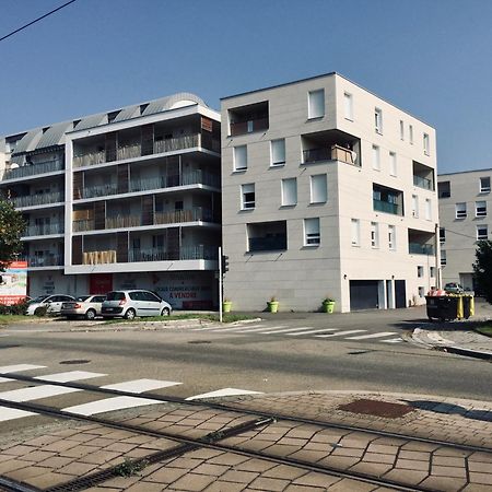 Le T2 Appartement Moderne Avec Terrasse Et Parking Estrasburgo Exterior foto